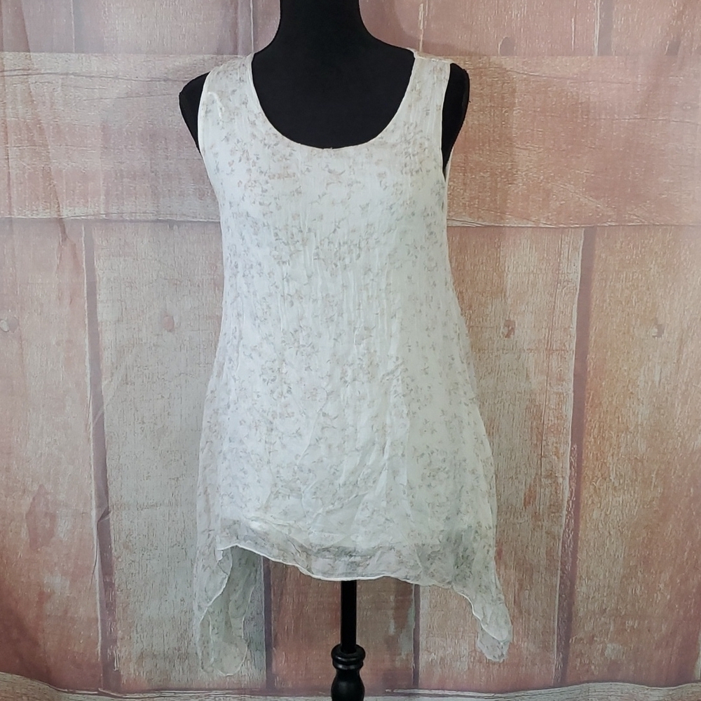 Gusy Floral Handkerchief Tank Blouse
